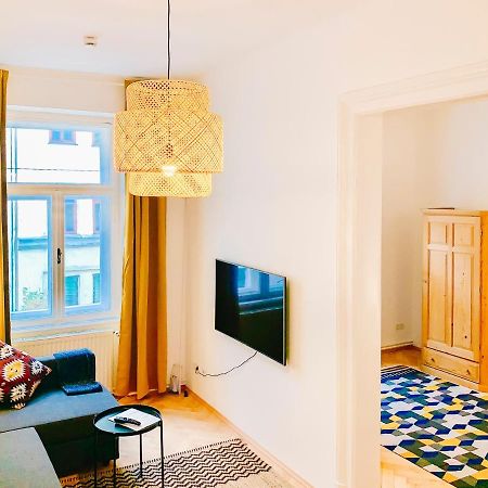 Contemporary City Apartment - By Nahuen Suites غراتس المظهر الخارجي الصورة