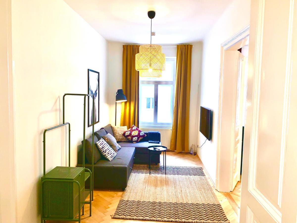 Contemporary City Apartment - By Nahuen Suites غراتس المظهر الخارجي الصورة
